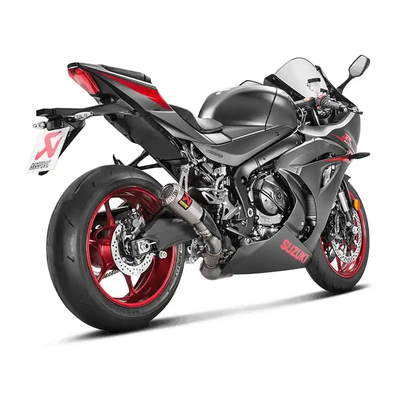 Kausialennus Akrapovic Slip-On-sarjan äänenvaimennin Suzukille