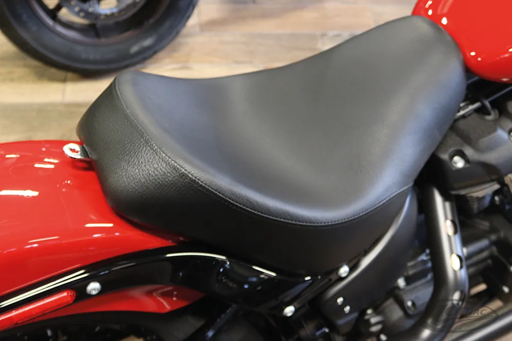 WYATT-GATLING Satula HD M8 MILWAUKEE EIGHT SOFTAIL Ilmainen Palautus